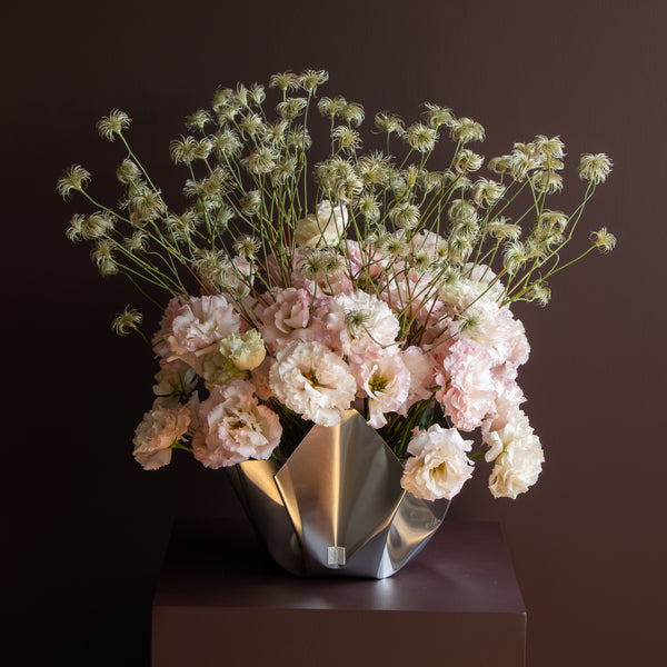 Arumi Bloom Vase – Cascading Lavender Mix