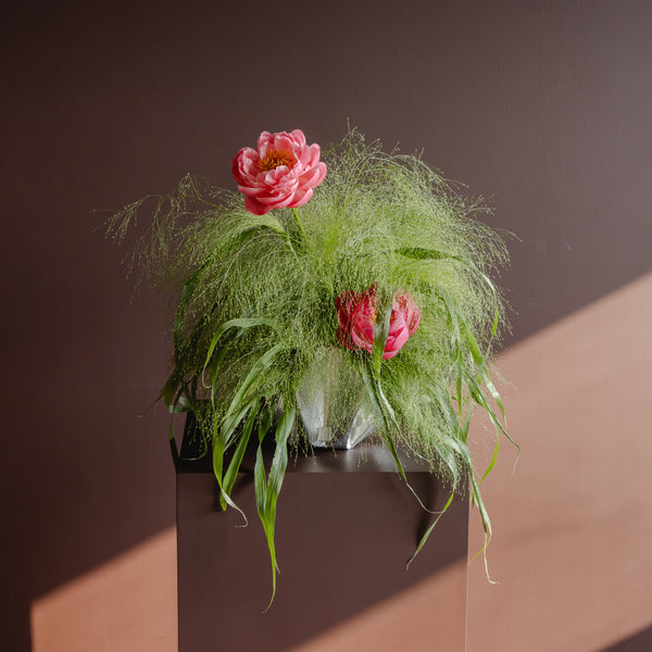 Arumi Soft Peony Vase – Petite Edition