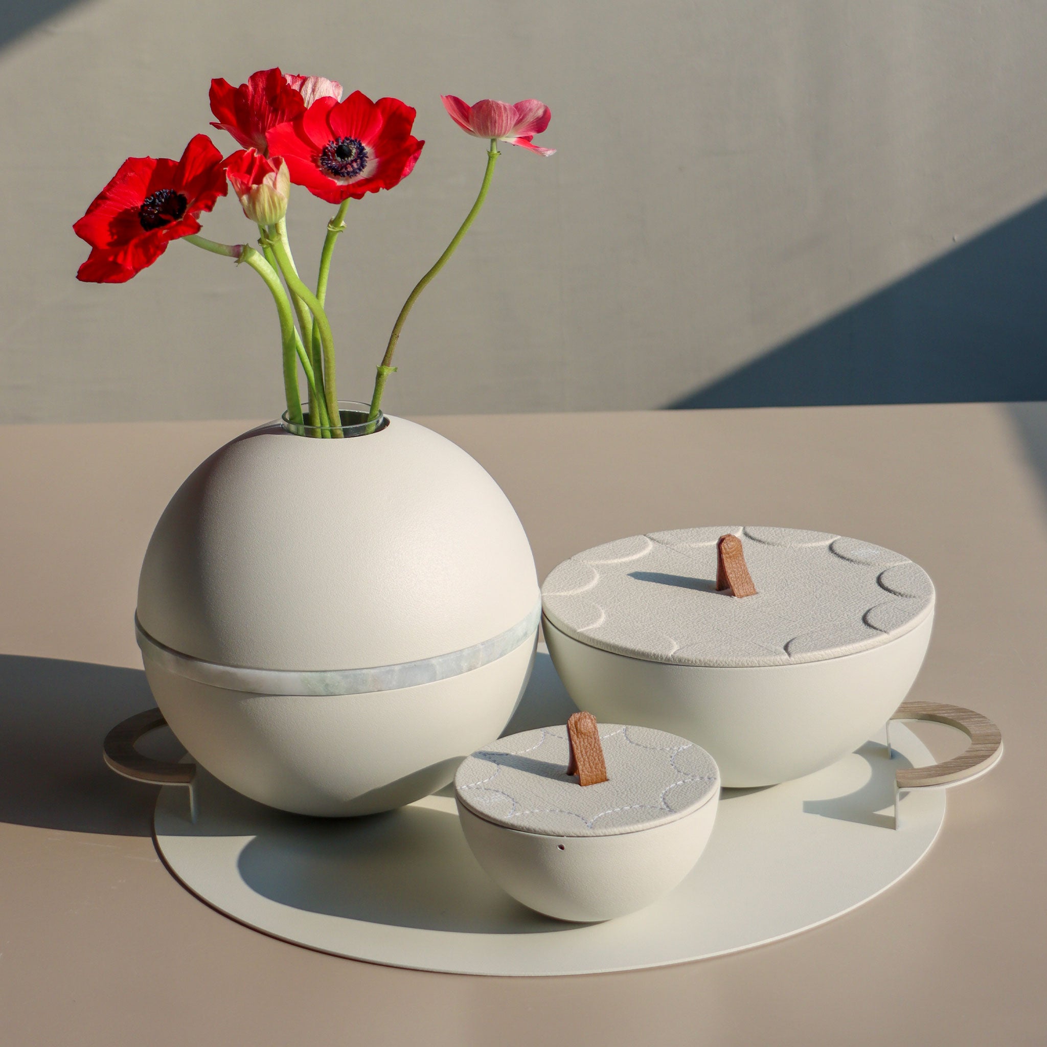 Mist Sphere Tray With Wooden Handle - L