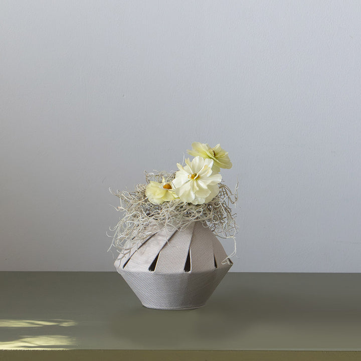 Khat Vase Bloom – Ranunculus (Small) – Kadi Boutique